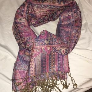 NWOT Pashima scarf in beautiful colors